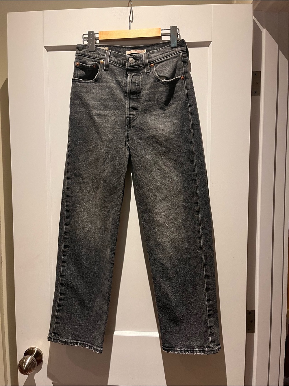 Levi's Ribcage Straight Ankle Black Washed Jeans 26 - Picture 4 of 11